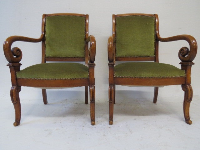 1960 with curved arms